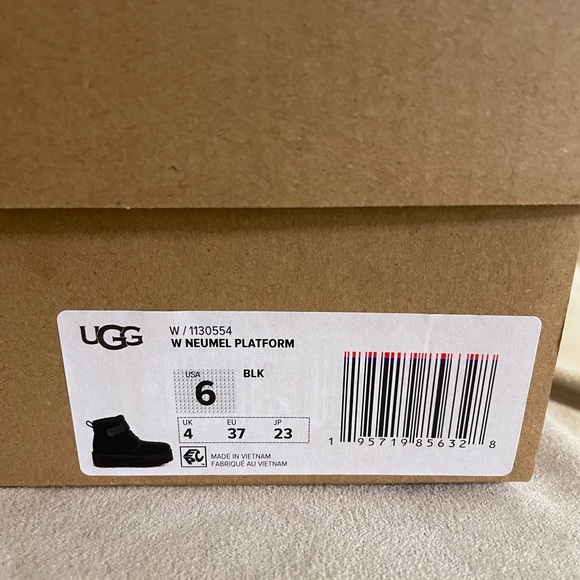 UGG Black Boots - Picture 5 of 7